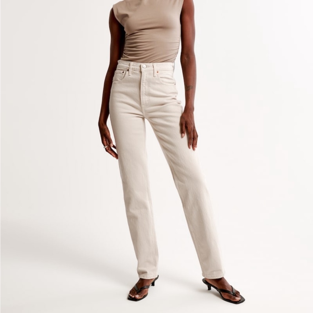 Abercrombie & Fitch Straight Leg Jeans in Light Cream